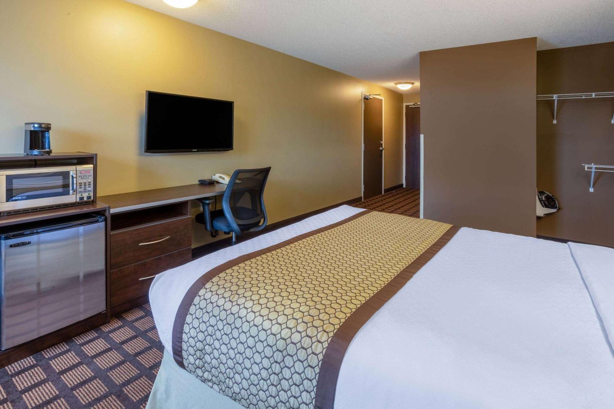 Microtel Inn & Suites By Wyndham - Timmins Exterior photo